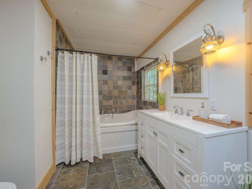 633 Kingdom Place, Zirconia, NC 28790.  MLS# CAR4425682, YatesRealty ID 51652. 
