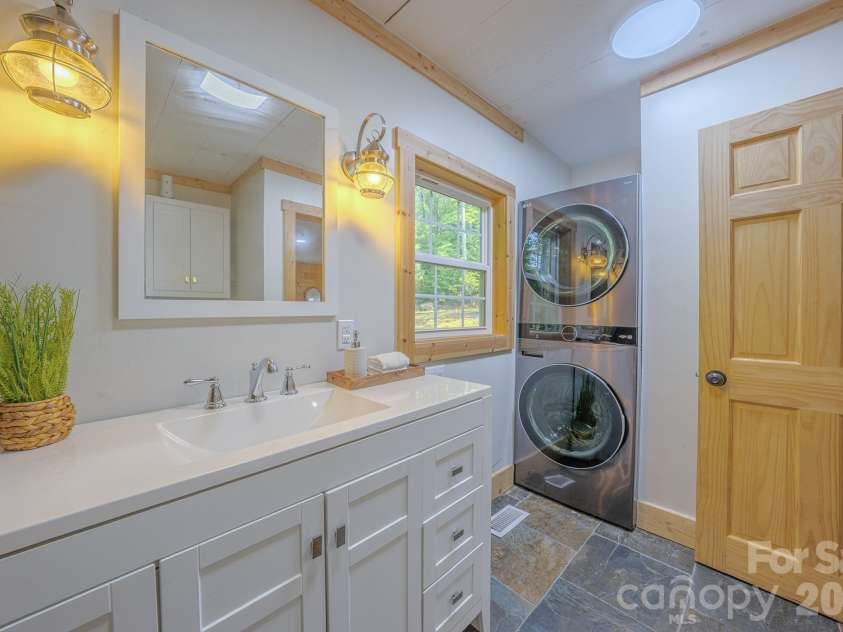 633 Kingdom Place, Zirconia, NC 28790.  MLS# CAR4425682, YatesRealty ID 51652. 