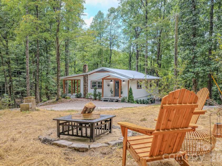 633 Kingdom Place, Zirconia, NC 28790.  MLS# CAR4425682, YatesRealty ID 51652. 
