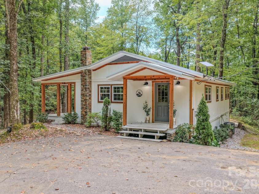 633 Kingdom Place, Zirconia, NC 28790.  MLS# CAR4425682, YatesRealty ID 51652. 