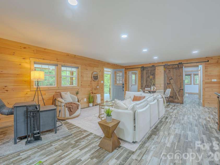 633 Kingdom Place, Zirconia, NC 28790.  MLS# CAR4425682, YatesRealty ID 51652. 