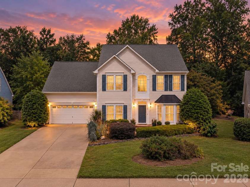 7702 Antique Circle, Waxhaw, NC 28173.  MLS# CAR4425605, YatesRealty ID 51653. 
