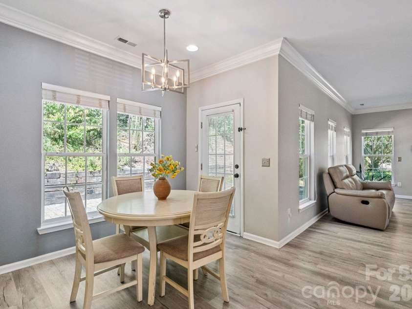 7702 Antique Circle, Waxhaw, NC 28173.  MLS# CAR4425605, YatesRealty ID 51653. 