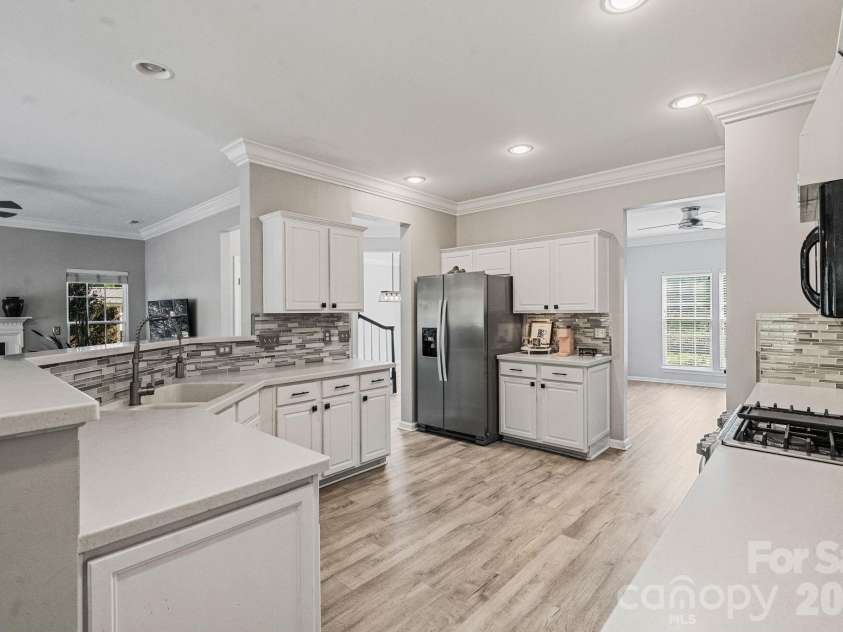 7702 Antique Circle, Waxhaw, NC 28173.  MLS# CAR4425605, YatesRealty ID 51653. 