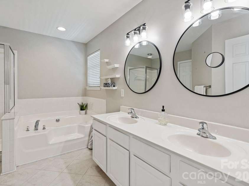 7702 Antique Circle, Waxhaw, NC 28173.  MLS# CAR4425605, YatesRealty ID 51653. 