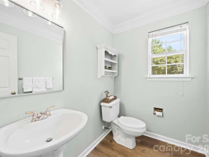 8709 Ellington Park Drive, Charlotte, NC 28277.  MLS# CAR4425738, YatesRealty ID 51656. Powder Room