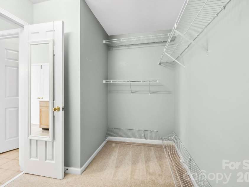 8709 Ellington Park Drive, Charlotte, NC 28277.  MLS# CAR4425738, YatesRealty ID 51656. Primary walk-in closet