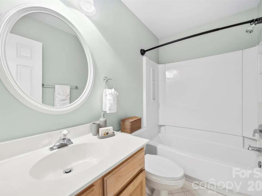 8709 Ellington Park Drive, Charlotte, NC 28277.  MLS# CAR4425738, YatesRealty ID 51656. Second floor bathroom