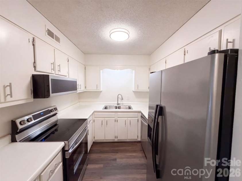 101 Carriage House Drive, Kannapolis, NC 28081.  MLS# CAR4426162, YatesRealty ID 51657. 