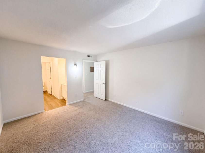 101 Carriage House Drive, Kannapolis, NC 28081.  MLS# CAR4426162, YatesRealty ID 51657. 