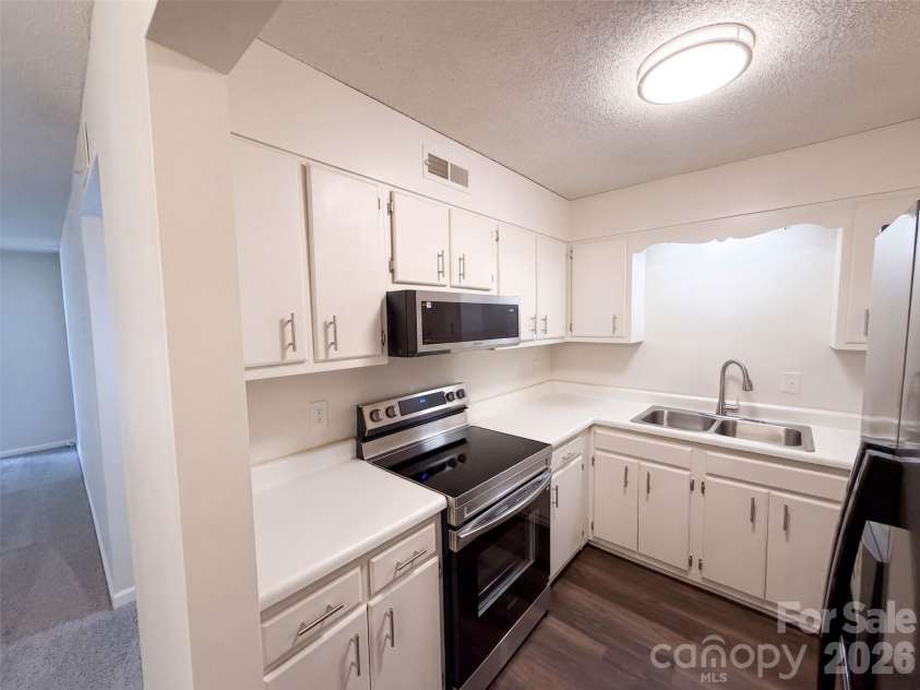 101 Carriage House Drive, Kannapolis, NC 28081.  MLS# CAR4426162, YatesRealty ID 51657. 