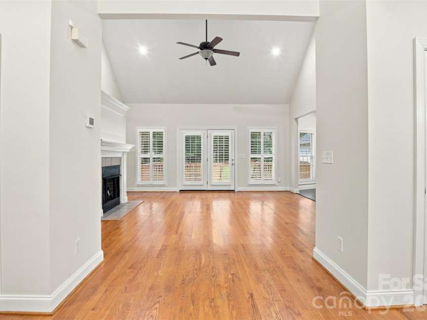 1524 Garrett Landen Drive, Clover, SC 29710.  MLS# CAR4418326, YatesRealty ID 51658. Freshly painted, Front entry with 2 closets, that opens into living room with vaulted ceiling and gas fire place!