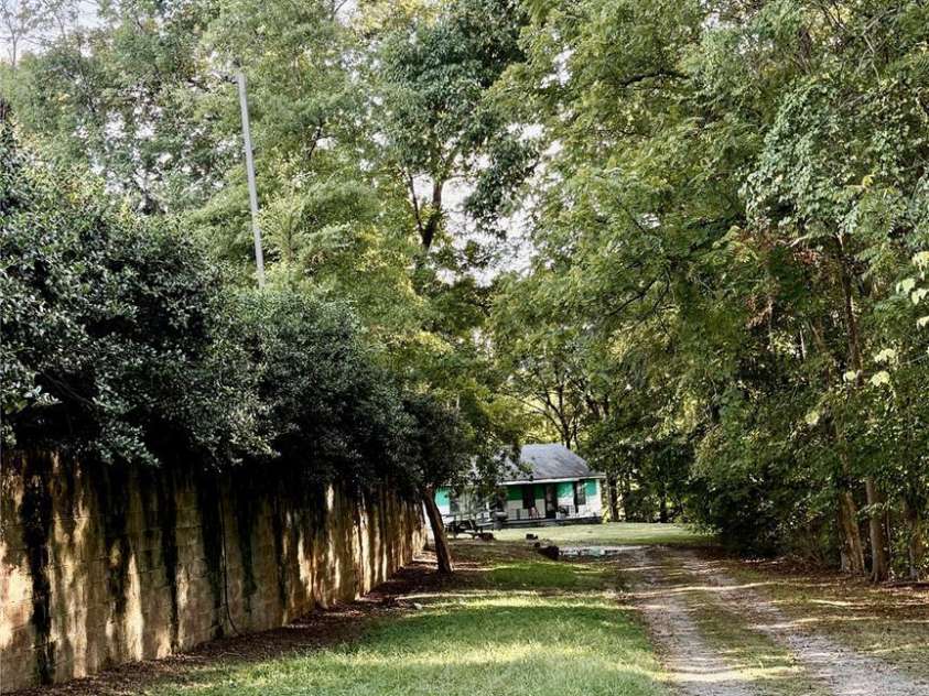 42 Sherwood Court, Concord, NC 28027.  MLS# CAR4424201, YatesRealty ID 51659. 