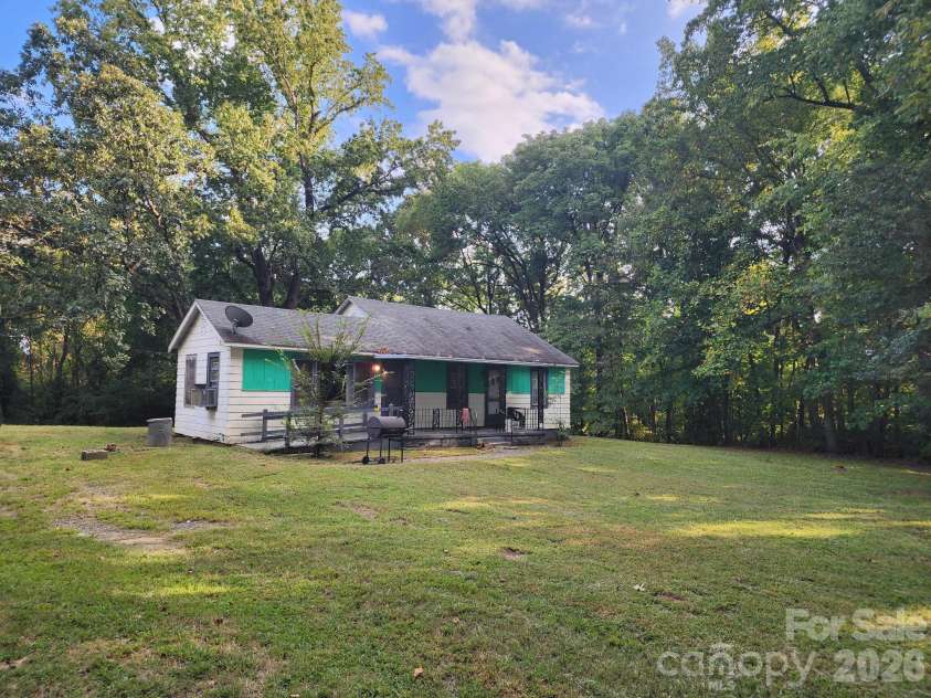 42 Sherwood Court, Concord, NC 28027.  MLS# CAR4424201, YatesRealty ID 51659. 
