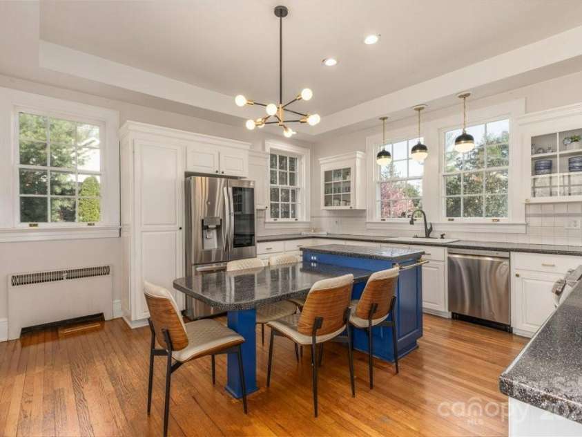 300 Morgan Street, Marion, NC 28752.  MLS# CAR4306863, YatesRealty ID 5166. 