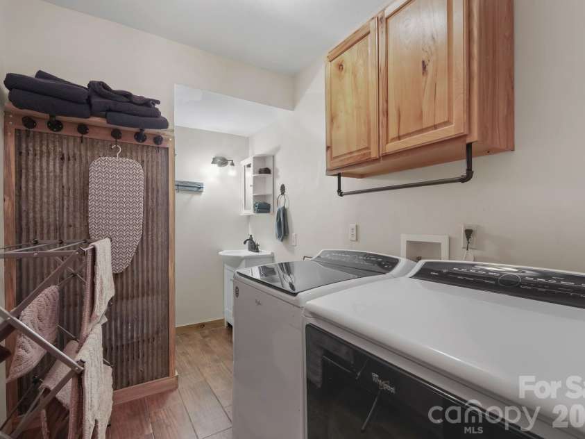 558 Perri Creek Way, Warrensville, NC 28693.  MLS# CAR4426128, YatesRealty ID 51660. 