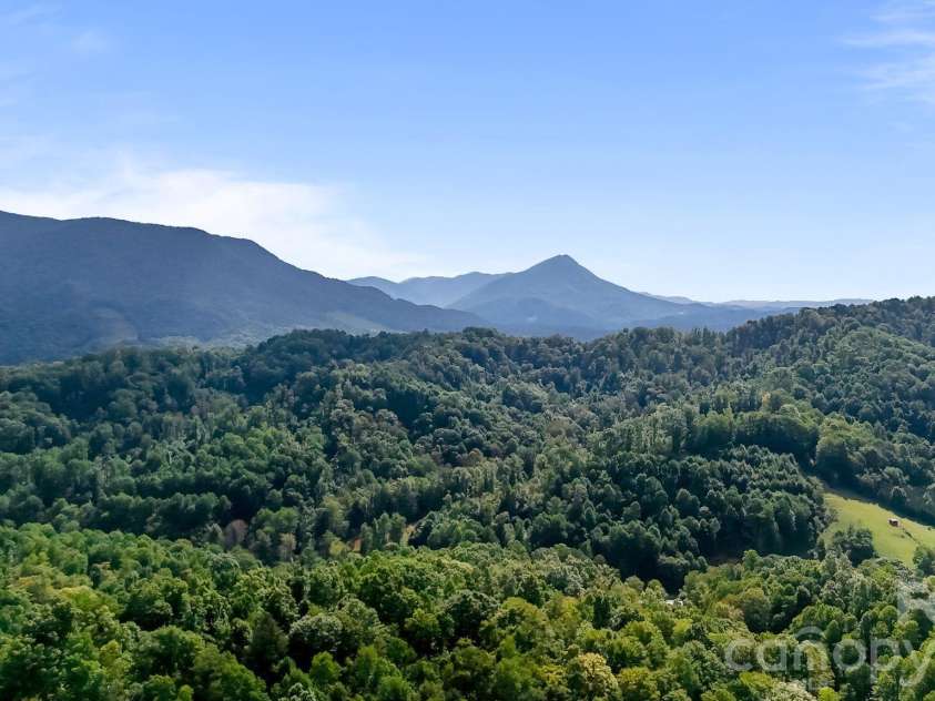558 Perri Creek Way, Warrensville, NC 28693.  MLS# CAR4426128, YatesRealty ID 51660. 