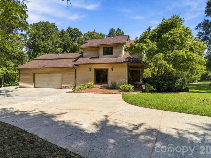 445 Pendergrass Road, York, SC 29745.  MLS# CAR4419989, YatesRealty ID 51662. 