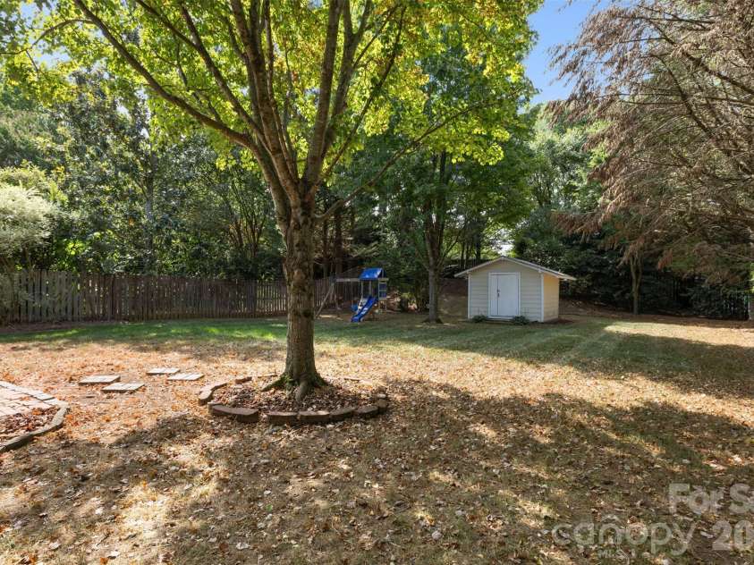 6818 Millingden Court, Charlotte, NC 28277.  MLS# CAR4426107, YatesRealty ID 51663. Large Backyard
