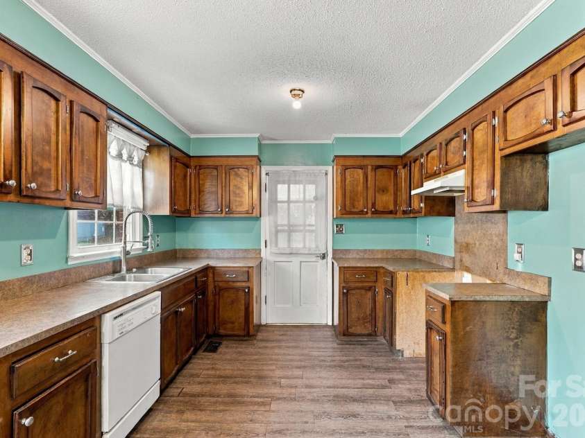 2116 Deepwood Court, Gastonia, NC 28054.  MLS# CAR4416884, YatesRealty ID 51664. 