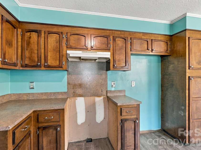 2116 Deepwood Court, Gastonia, NC 28054.  MLS# CAR4416884, YatesRealty ID 51664. 