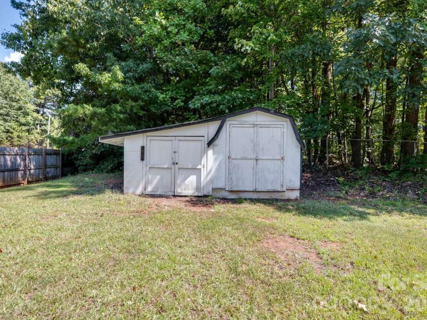 2116 Deepwood Court, Gastonia, NC 28054.  MLS# CAR4416884, YatesRealty ID 51664. 