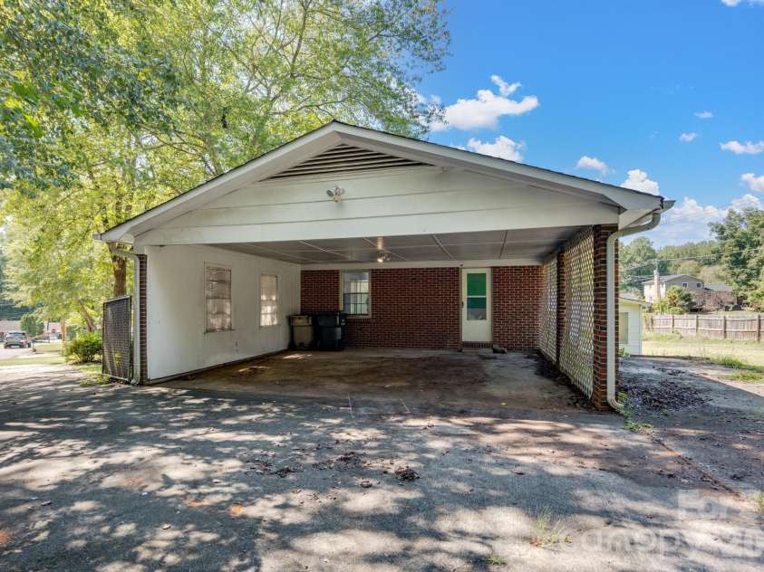 2116 Deepwood Court, Gastonia, NC 28054.  MLS# CAR4416884, YatesRealty ID 51664. 