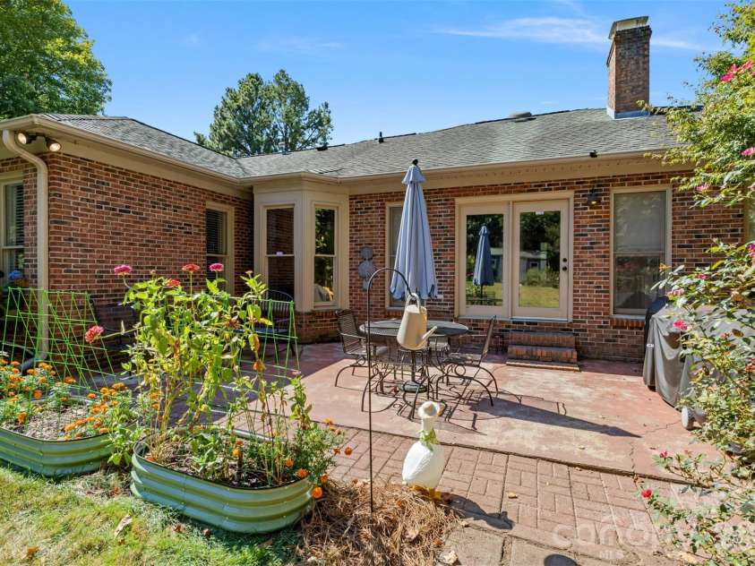 206 Woodridge Drive, Belmont, NC 28012.  MLS# CAR4423784, YatesRealty ID 51665. 