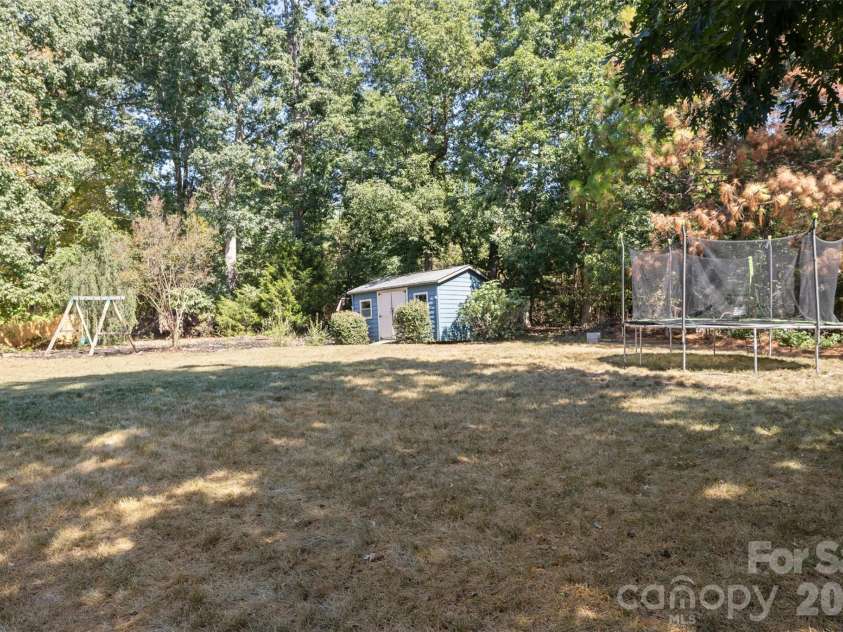 206 Woodridge Drive, Belmont, NC 28012.  MLS# CAR4423784, YatesRealty ID 51665. 