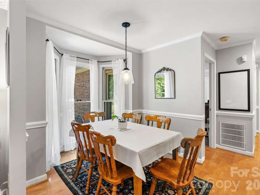 206 Woodridge Drive, Belmont, NC 28012.  MLS# CAR4423784, YatesRealty ID 51665. Dining area