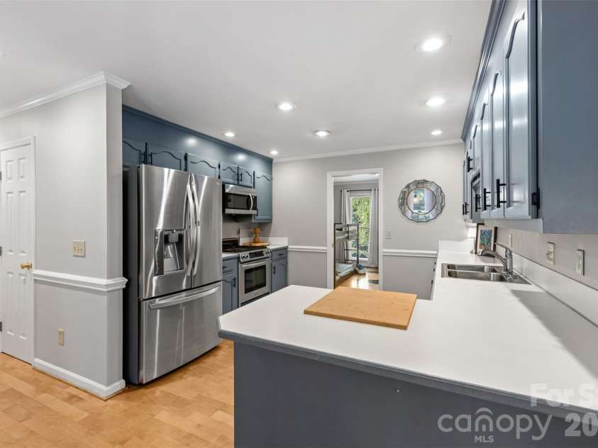 206 Woodridge Drive, Belmont, NC 28012.  MLS# CAR4423784, YatesRealty ID 51665. Kitchen