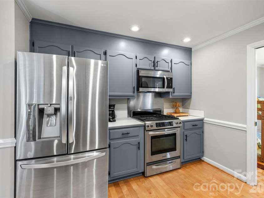 206 Woodridge Drive, Belmont, NC 28012.  MLS# CAR4423784, YatesRealty ID 51665. Kitchen