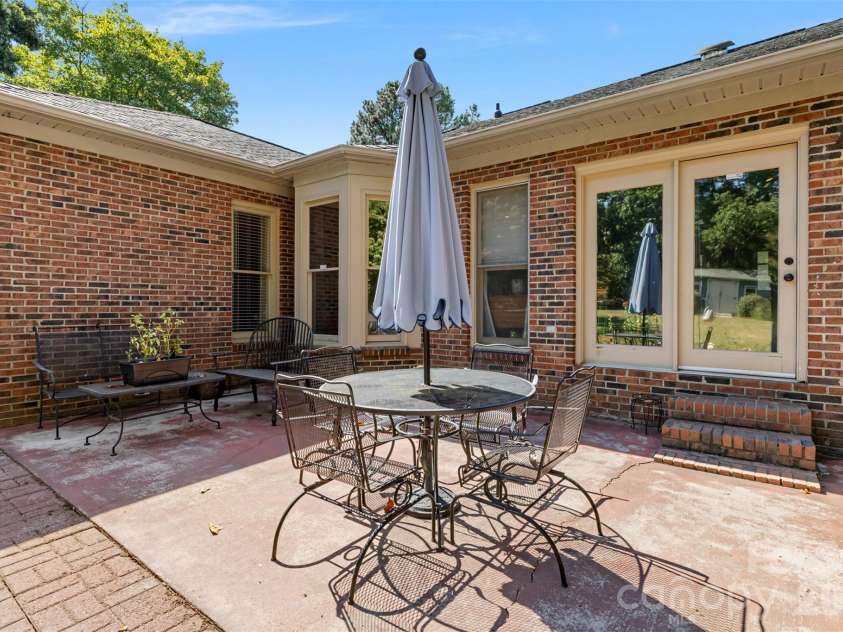 206 Woodridge Drive, Belmont, NC 28012.  MLS# CAR4423784, YatesRealty ID 51665. Large back porch