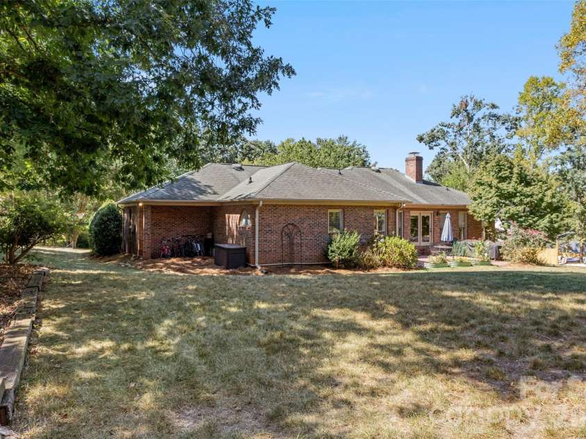 206 Woodridge Drive, Belmont, NC 28012.  MLS# CAR4423784, YatesRealty ID 51665. Spacious backyard