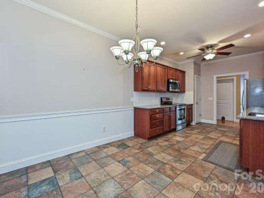 2715 Lakeview Circle, Matthews, NC 28105.  MLS# CAR4425587, YatesRealty ID 51666. 