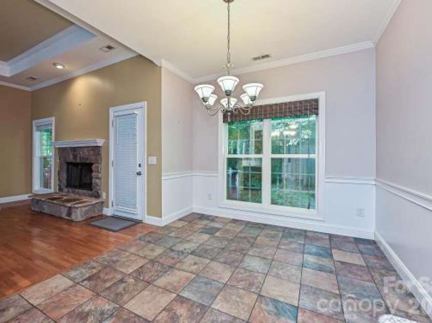 2715 Lakeview Circle, Matthews, NC 28105.  MLS# CAR4425587, YatesRealty ID 51666. 