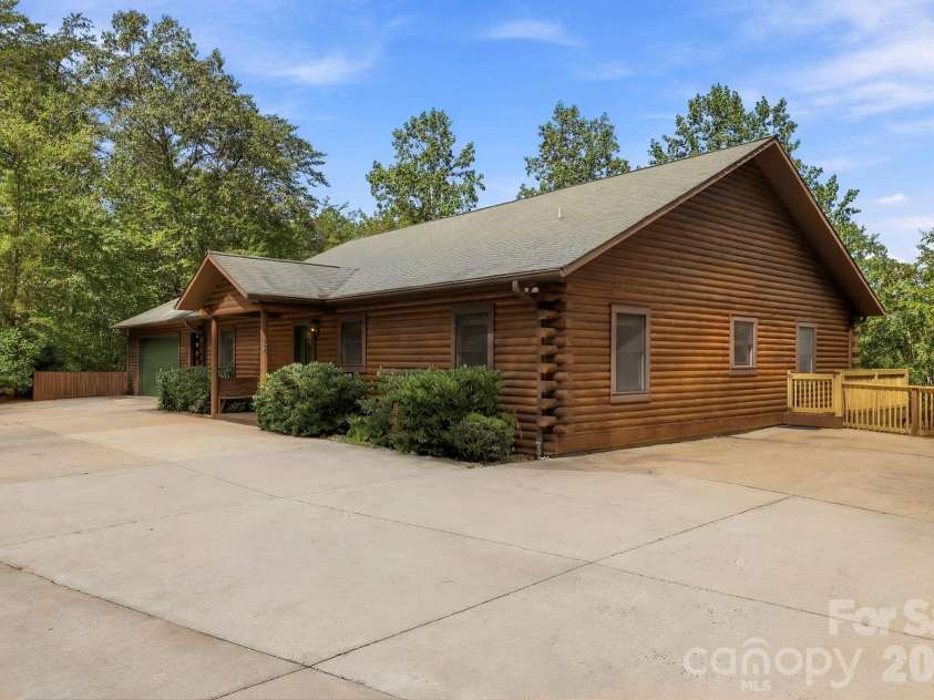 134 Raleigh Drive, Lake Lure, NC 28746.  MLS# CAR4423634, YatesRealty ID 51670. 