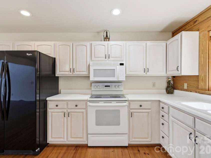 134 Raleigh Drive, Lake Lure, NC 28746.  MLS# CAR4423634, YatesRealty ID 51670. 