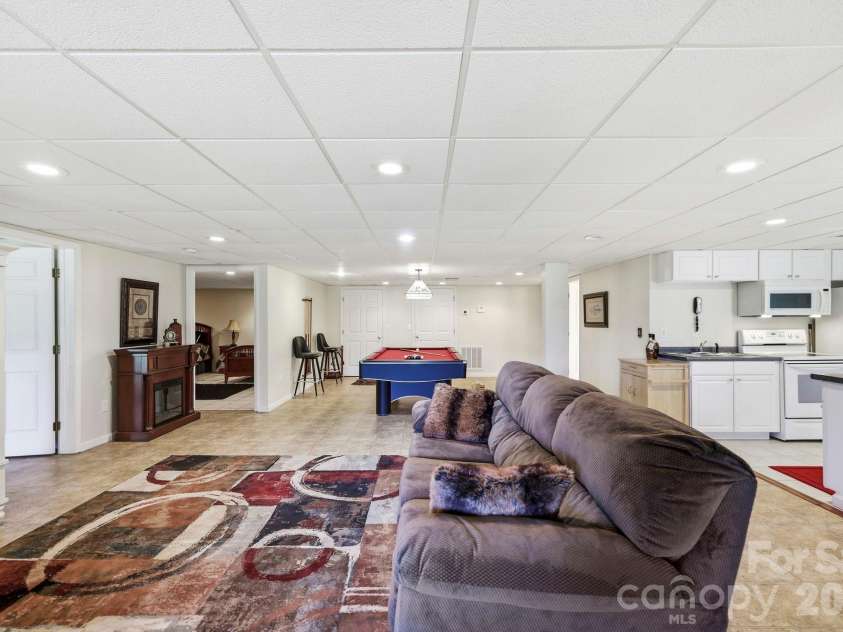 134 Raleigh Drive, Lake Lure, NC 28746.  MLS# CAR4423634, YatesRealty ID 51670. 