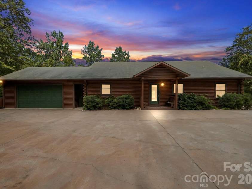 134 Raleigh Drive, Lake Lure, NC 28746.  MLS# CAR4423634, YatesRealty ID 51670. Front entry