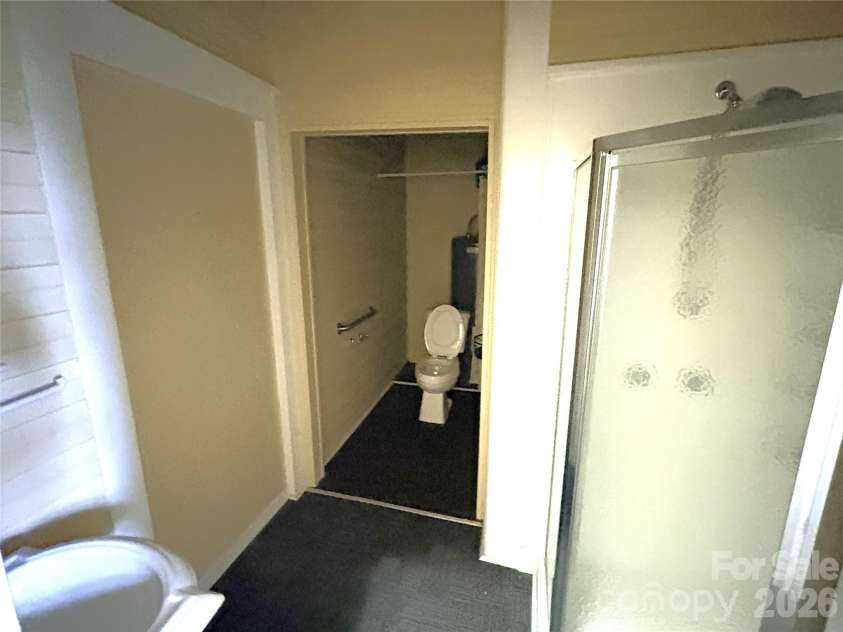 123 York Street, Chester, SC 29706.  MLS# CAR4426101, YatesRealty ID 51671. Bathroom 2
