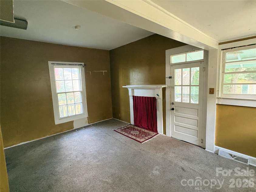 123 York Street, Chester, SC 29706.  MLS# CAR4426101, YatesRealty ID 51671. Downstairs Den