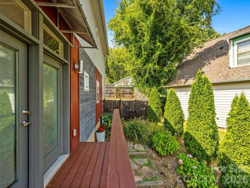 26 Blalock Avenue, Asheville, NC 28803.  MLS# CAR4425390, YatesRealty ID 51672. 