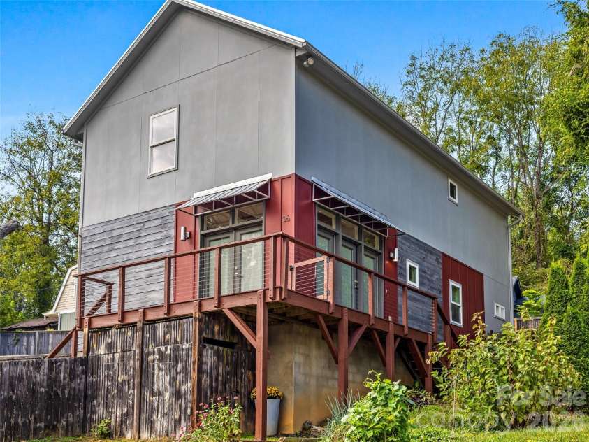 26 Blalock Avenue, Asheville, NC 28803.  MLS# CAR4425390, YatesRealty ID 51672. 