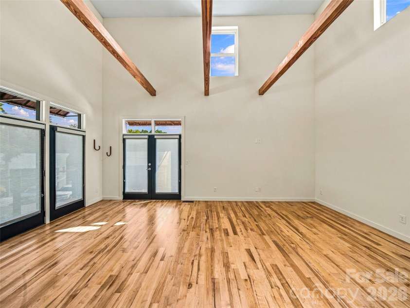 26 Blalock Avenue, Asheville, NC 28803.  MLS# CAR4425390, YatesRealty ID 51672. 
