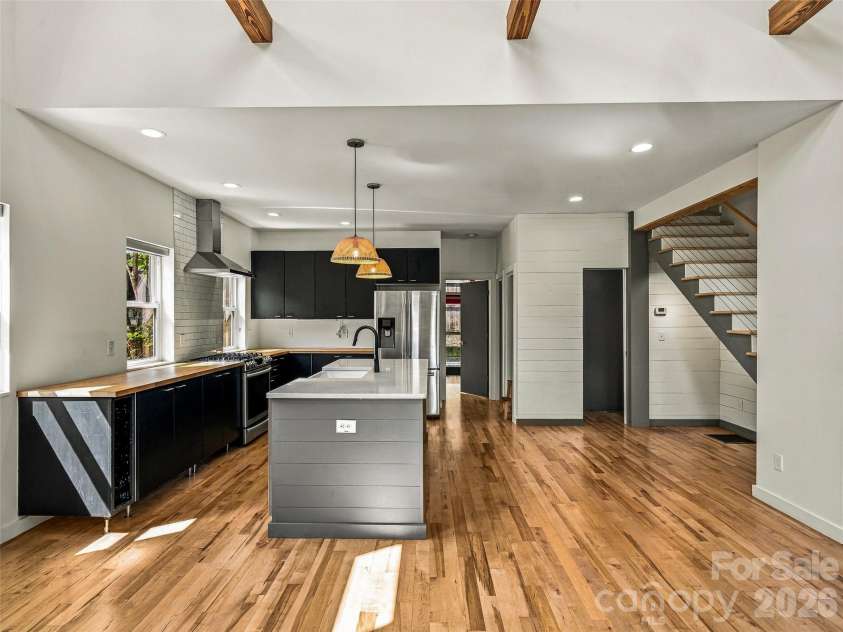 26 Blalock Avenue, Asheville, NC 28803.  MLS# CAR4425390, YatesRealty ID 51672. 