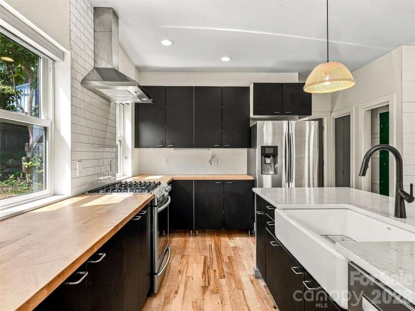 26 Blalock Avenue, Asheville, NC 28803.  MLS# CAR4425390, YatesRealty ID 51672. 