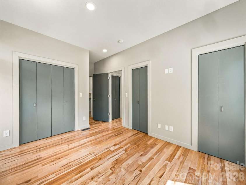 26 Blalock Avenue, Asheville, NC 28803.  MLS# CAR4425390, YatesRealty ID 51672. 