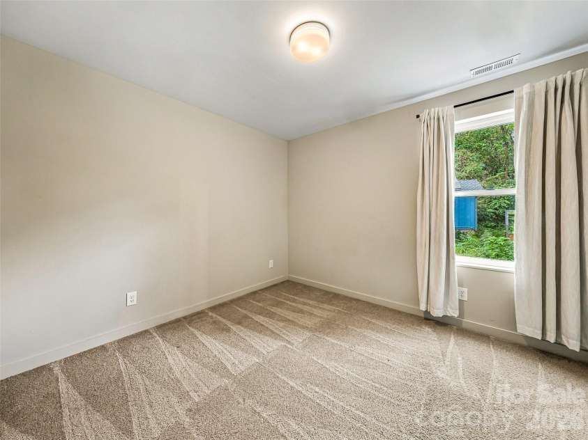 26 Blalock Avenue, Asheville, NC 28803.  MLS# CAR4425390, YatesRealty ID 51672. 