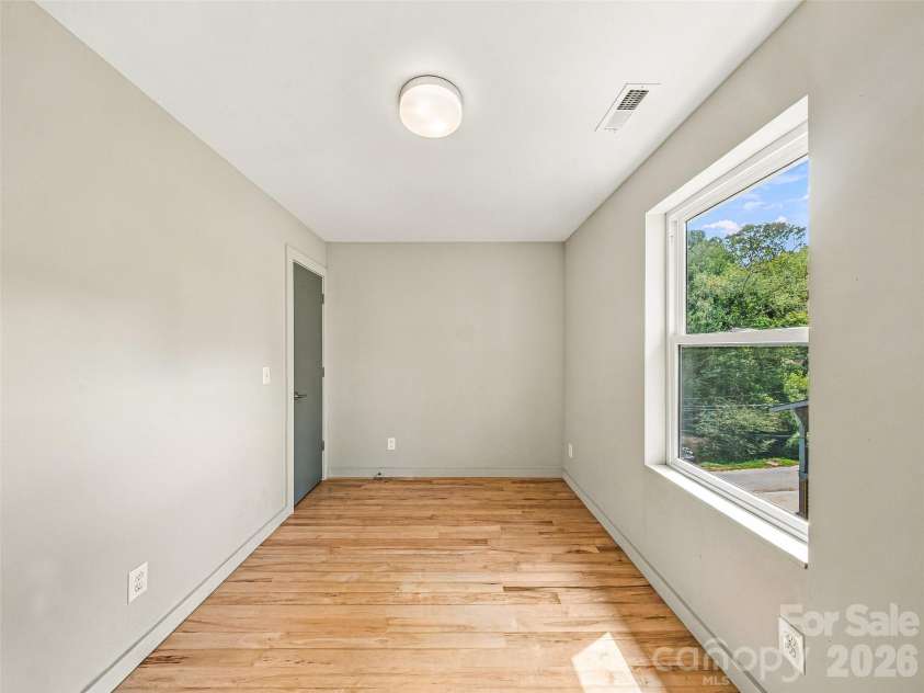 26 Blalock Avenue, Asheville, NC 28803.  MLS# CAR4425390, YatesRealty ID 51672. 